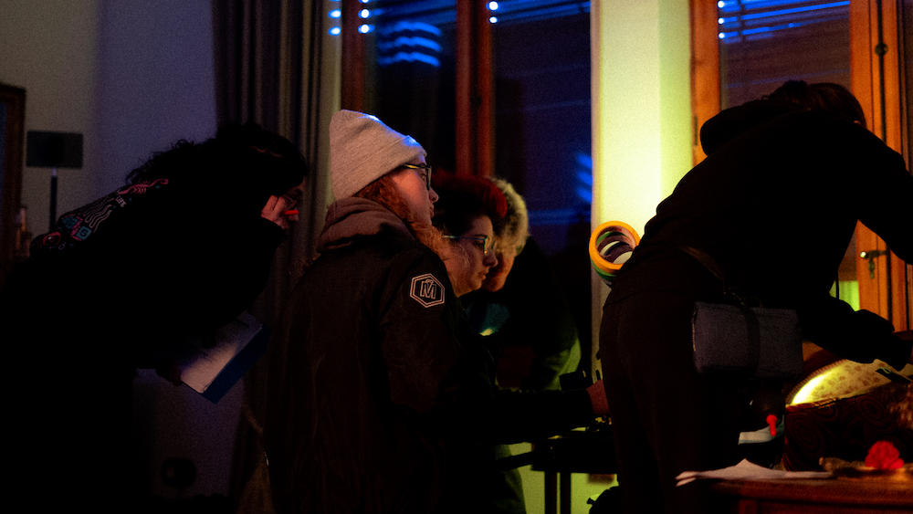 Varias personas trabajando en el rodaje